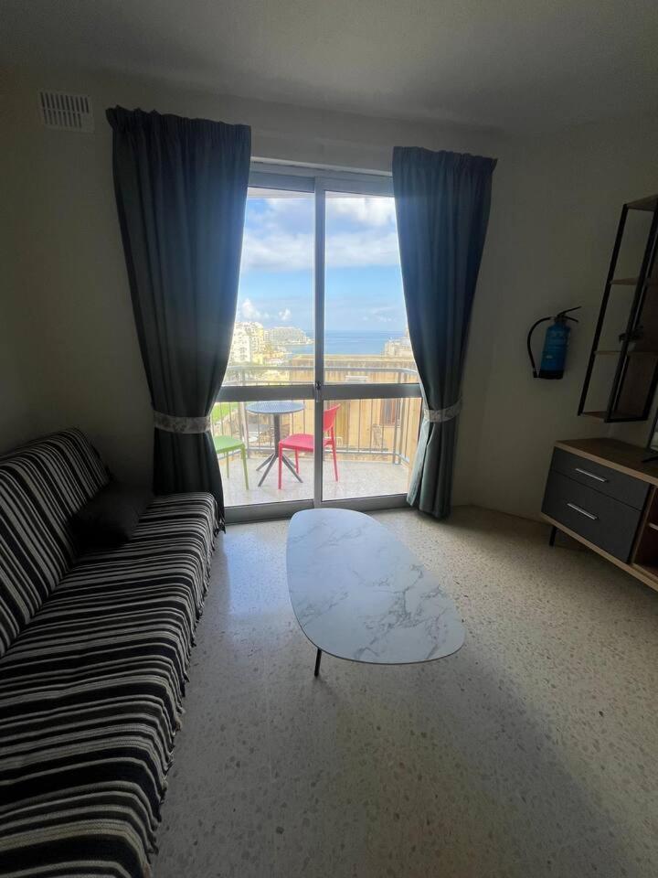 1 Bedrm Apt Seaview Balluta Bay San Ġiljan Buitenkant foto